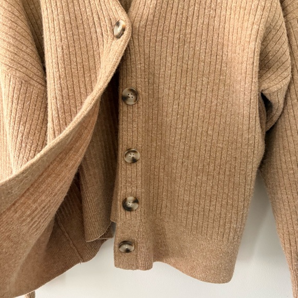 Madewell Plus Cameron Ribbed Cardigan Sweater in Coziest Yarn Heather Toffee 2X - Picture 7 of 13